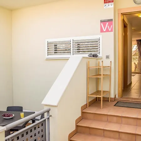 Townhouse Oasis Fanabe With 3 Bedrooms And Ac, Mir150 אדחה