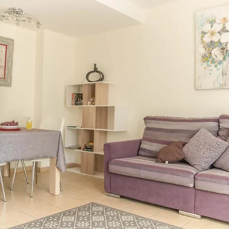 Townhouse Oasis Fanabe With 3 Bedrooms And Ac, Mir150 *