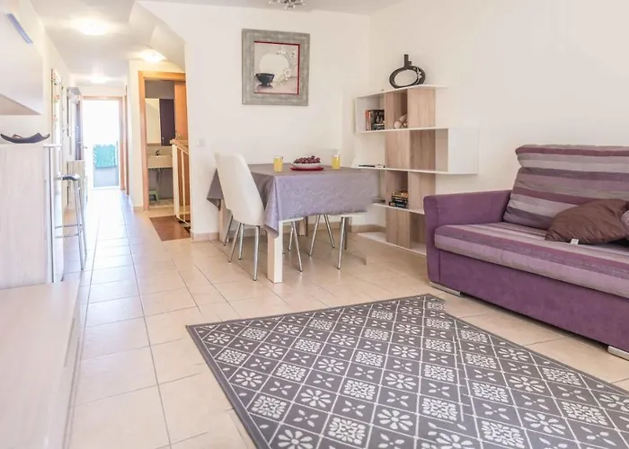 Townhouse Oasis Fanabe With 3 Bedrooms And Ac, Mir150 Адехе