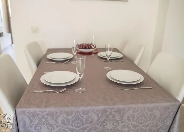 Townhouse Oasis Fanabe With 3 Bedrooms And Ac, Mir150 아파트 아데제