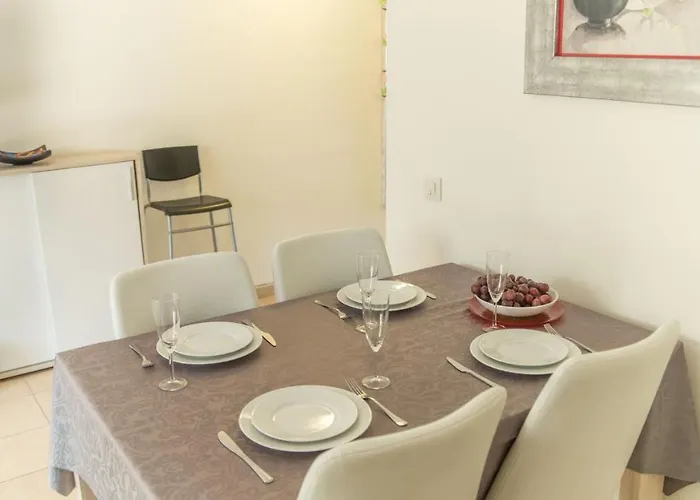 Townhouse Oasis Fanabe With 3 Bedrooms And Ac, Mir150 아파트